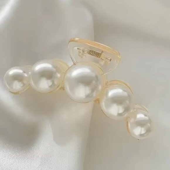 Gold Pearl Hair Clip Set